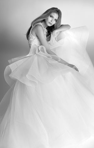 Vestidos De Novia Vestidos De Fiesta Trajes De Madrina Colecciones Manu Garcia Costura